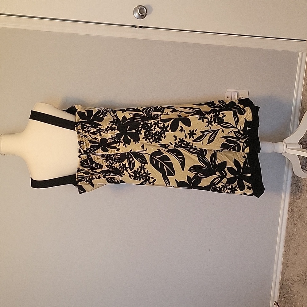 R&K Originals Black and Beige Floral Dress - Size 18 - Picture 3 of 4